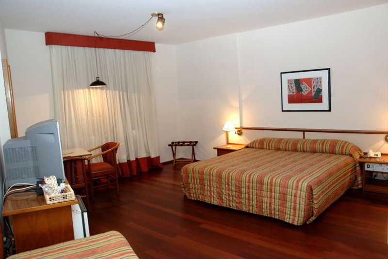 Cesar Park 4*